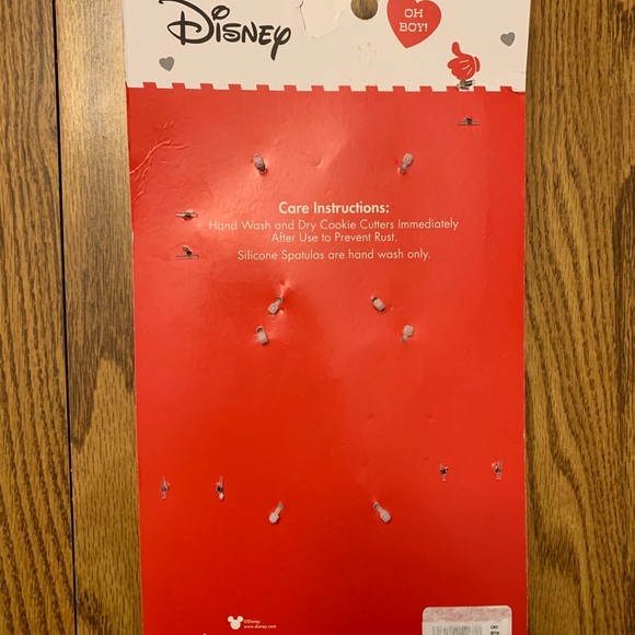 Disney Spatula & Cookie Cutter Set - Picture 2 of 8